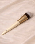 F2 FOUNDATION & LIQUID BRONZER BRUSH